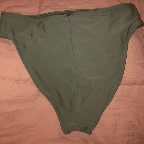 High waisted Hollister bikini bottom - Picture 2 of 3